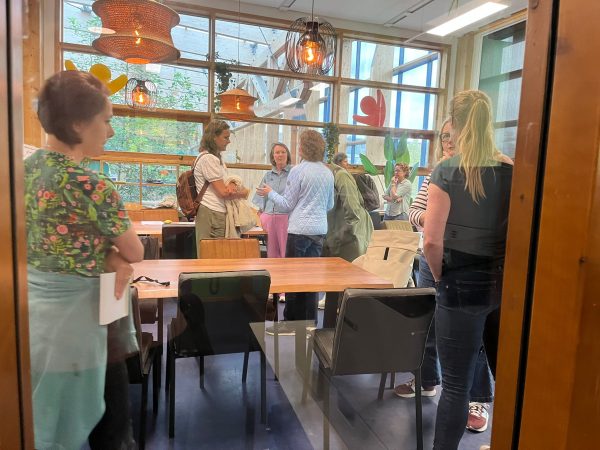Geen Kind de Buurt Uit gaat de volgende fase in, foto uit de gebiedsoverleggen Bos en Lommer en Osdorp